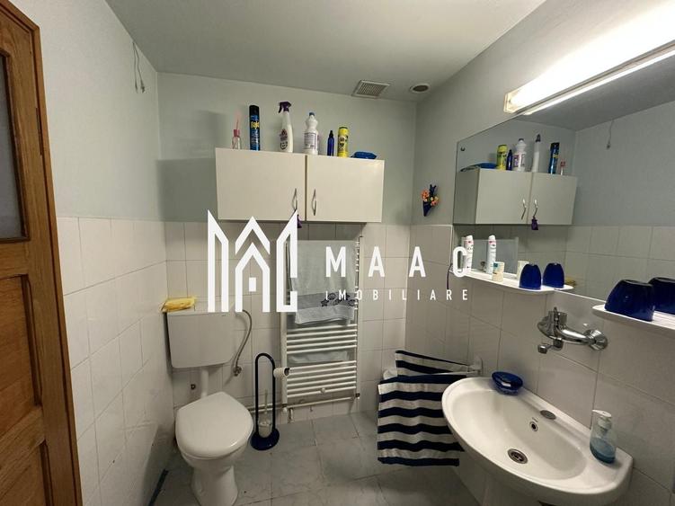 Casă individuală cu 8 camere cu Canalizare în Central