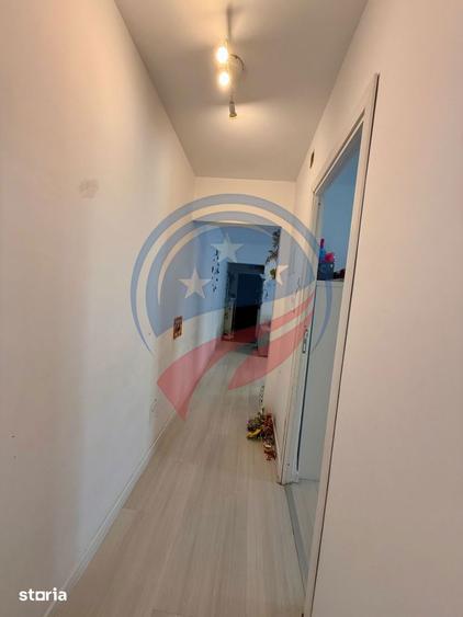 Apartament cu 3 camere semidecomandat, mobilat în Brazda lui Novac