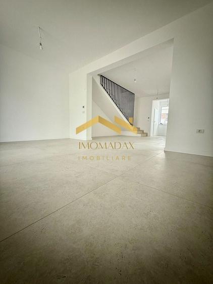 Duplex cu 4 camere cu Canalizare în Bucovăț (Remetea Mare)