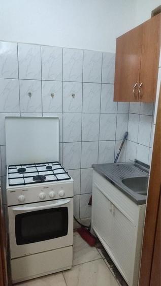Garsonieră decomandată în Central
