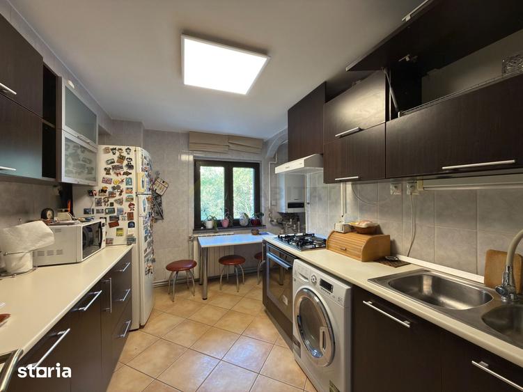 Apartament cu 4 camere decomandat în Cișmigiu