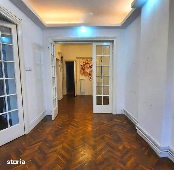 Apartament cu 3 camere semidecomandat în Eminescu