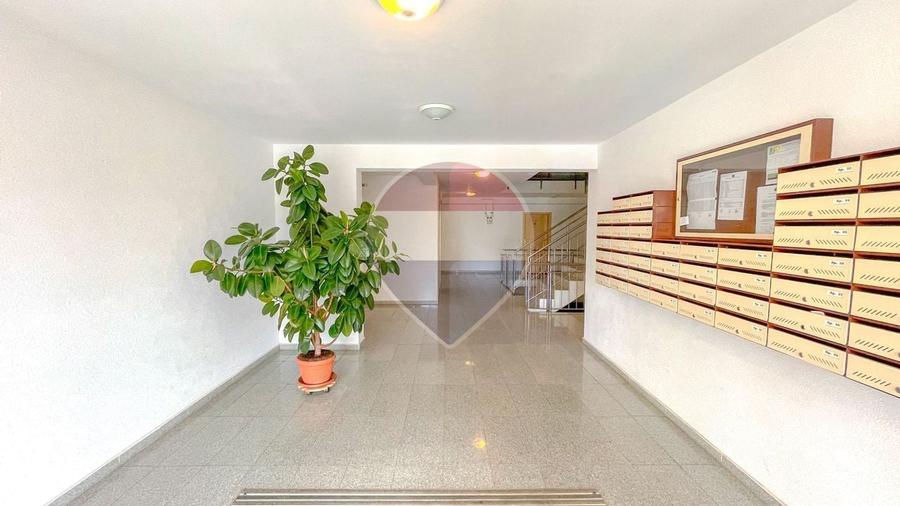 Apartament cu 2 camere decomandat, mobilat în Tractorul