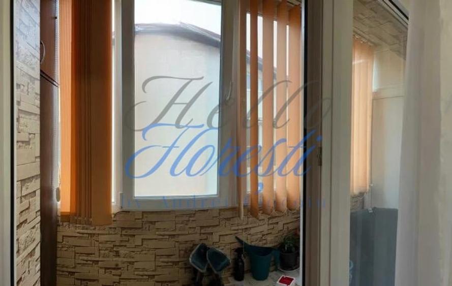 Apartament cu 3 camere semidecomandat, mobilat în Florești