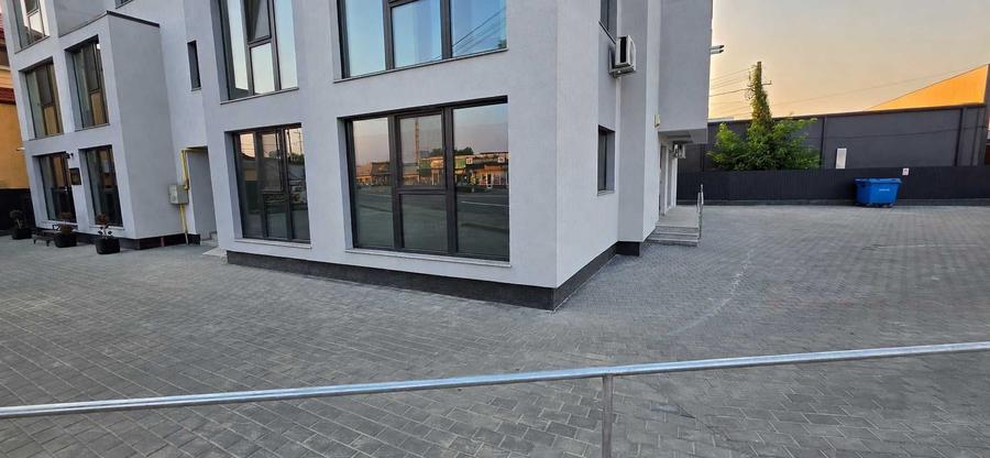 Spațiu comercial, de 150 mp, în Șerbănești
