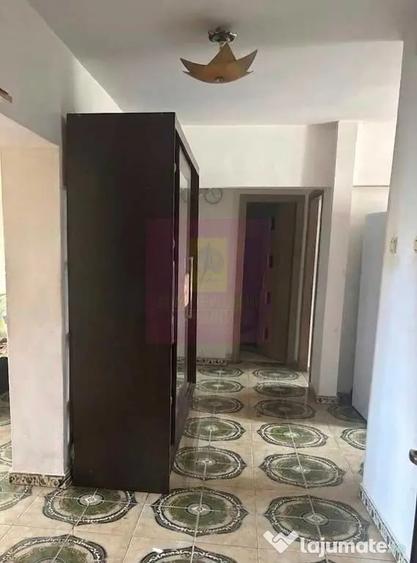 Apartament cu 3 camere decomandat în Octavian Goga