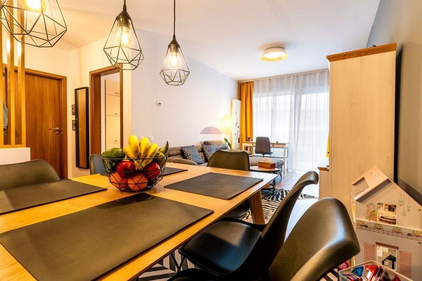 Apartament cu 2 camere decomandat, mobilat în Central