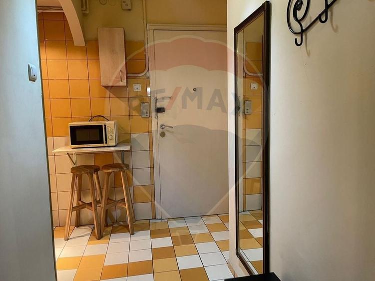 Garsonieră spațioasă - Piața Romană, vedere spre ASE, disponibila acum - 4