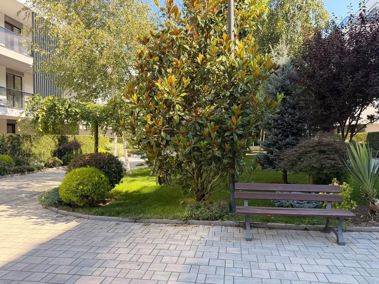 Apartament cu 3 camere, mobilat în Iancu Nicolae