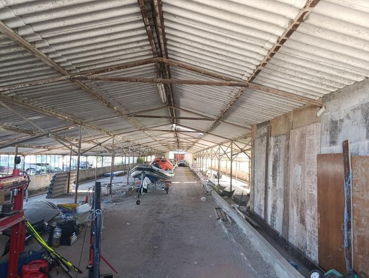 Vand sau inchiriez teren+hala 3200mp aproape de strada Focsani (Chercea)pret 155000 - 7