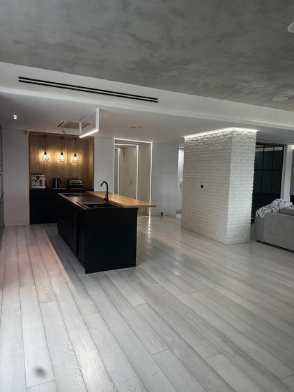 Penthouse cu 5 camere decomandat în Herăstrău