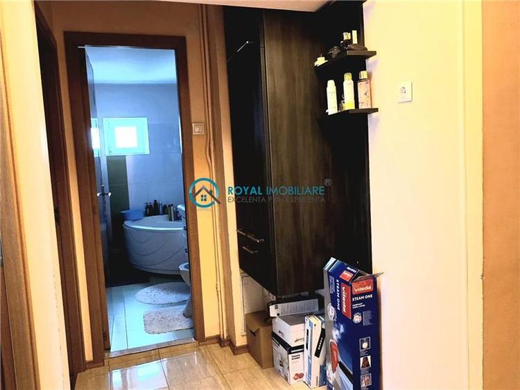 Apartament cu 3 camere decomandat, mobilat în Cantacuzino