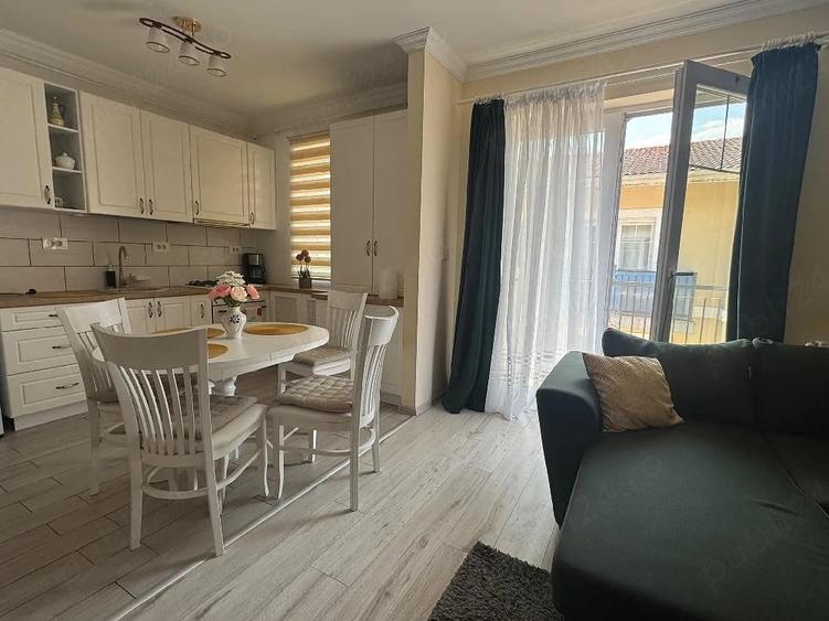 Apartament cu 2 camere semidecomandat în Buziașului