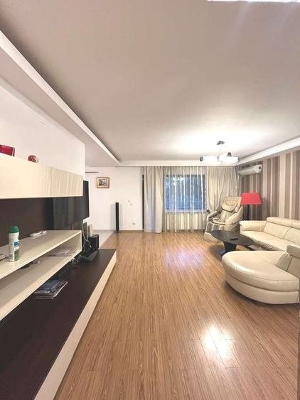 Apartament cu 3 camere decomandat, mobilat în Herăstrău