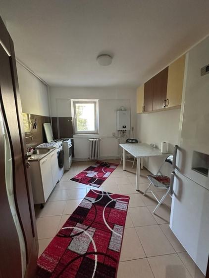 Inchiriez apartament cu 3 camere, Tatarasi - 1