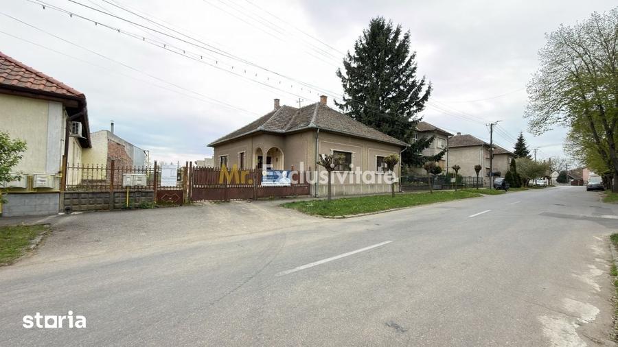 Casă cu 4 camere cu Teren 546 Mp în Central