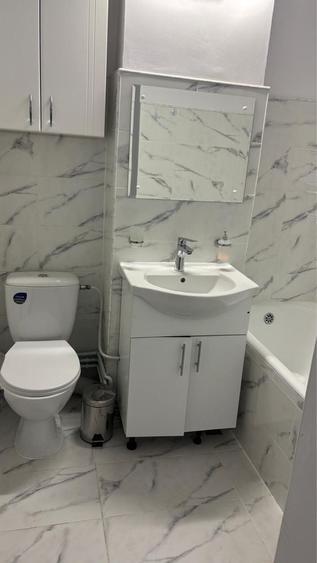 Apartament cu 3 camere semidecomandat în Vlahuță