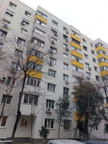 Apartament cu 4 camere decomandat în Rahova