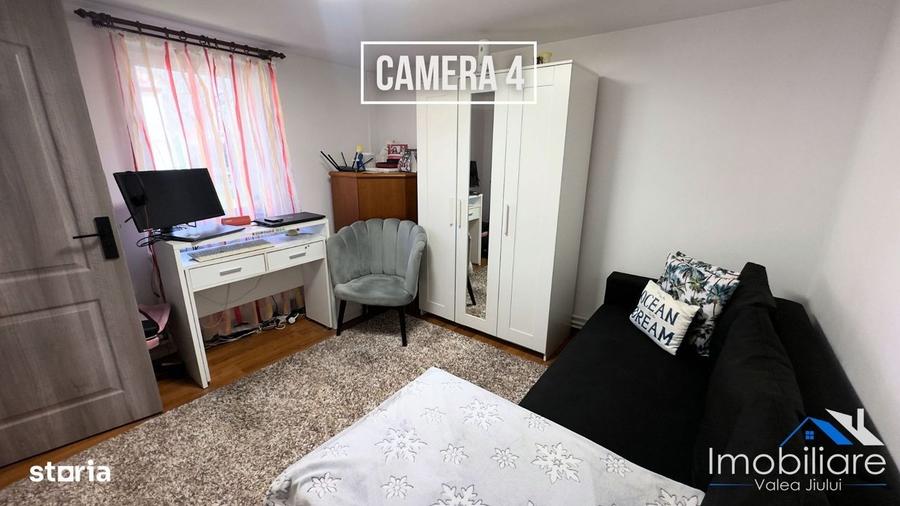 Casă cu 4 camere cu Teren 2700 Mp în Central