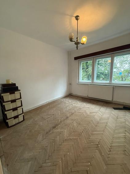 Apartament cu 3 camere decomandat în Gară