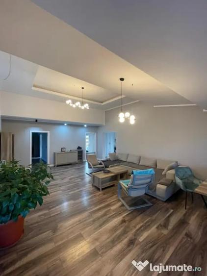 Casă cu 4 camere cu Teren 654 Mp în Satu Nou de Jos