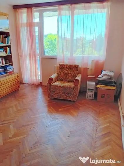 Apartament cu 3 camere decomandat în Țiglina 2