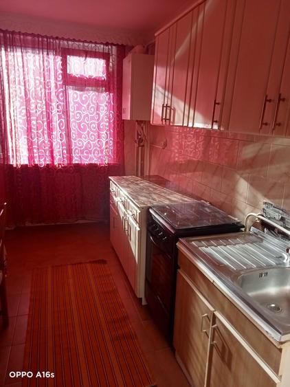 Apartament cu 2 camere decomandat în Precista