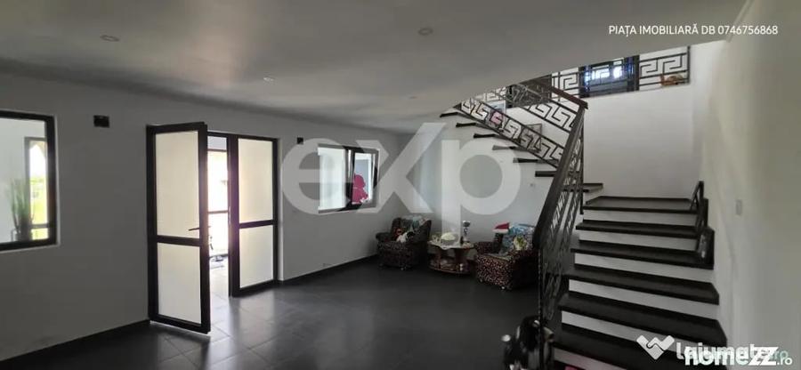 Casă cu 7 camere cu Teren 9800 Mp în Bungetu