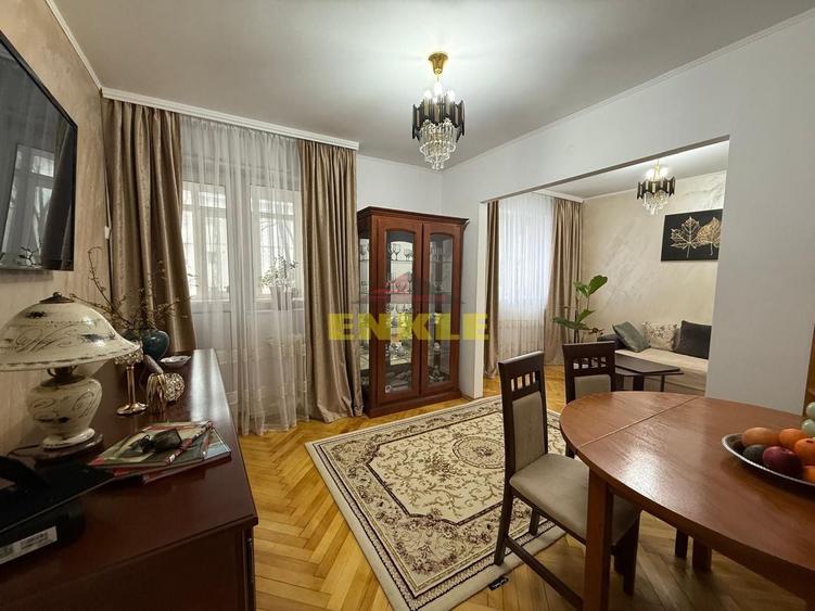 Apartament cu 2 camere decomandat în Central