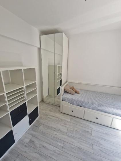 Apartament cu 3 camere decomandat, mobilat în Centrul Civic