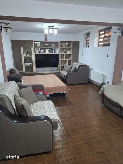 Casă cu 4 camere cu Teren 200 Mp în Central