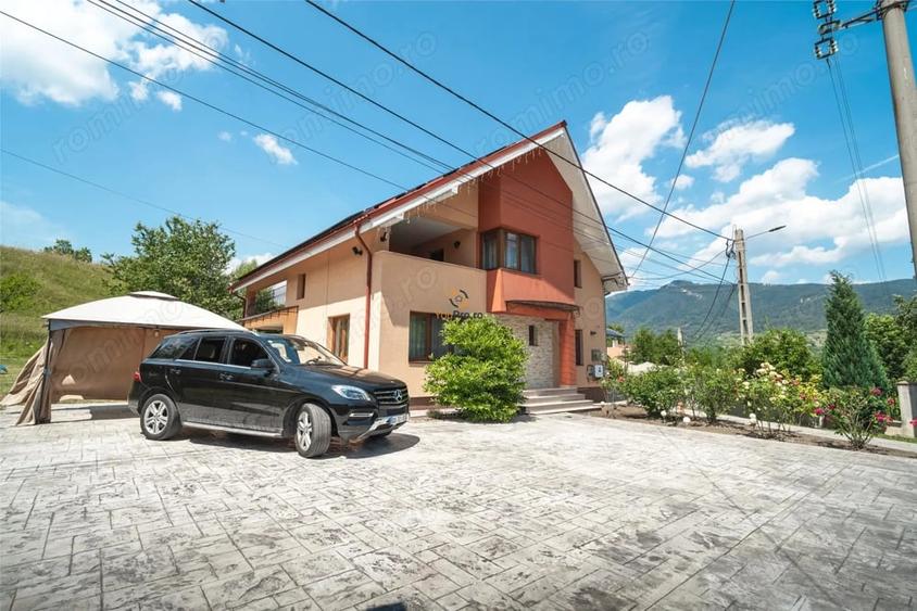 Casă cu Teren 1500 Mp în Vulcan