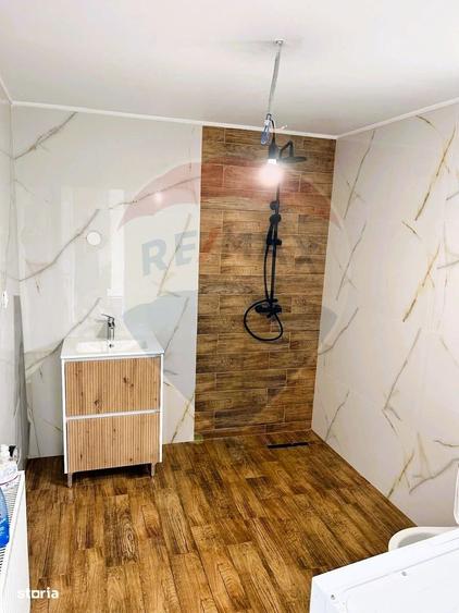 Casă cu 2 camere cu Teren 529 Mp în Roșia
