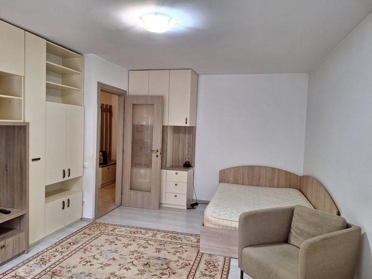 Garsonieră decomandată, mobilată în Tineretului