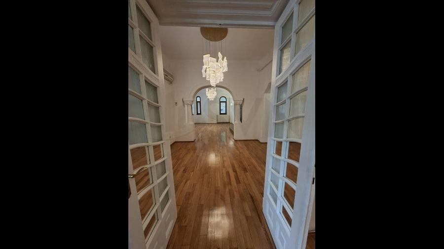 Casă cu 5 camere cu Teren 500 Mp în Pache Protopopescu
