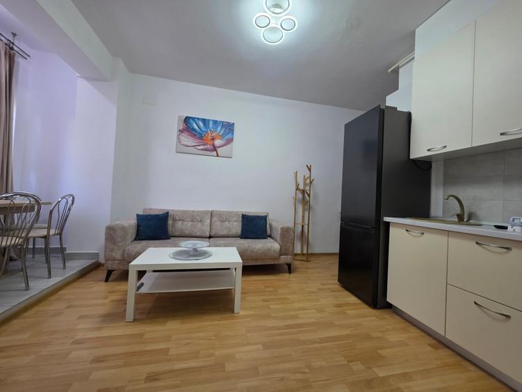 Apartament cu 2 camere semidecomandat în Central