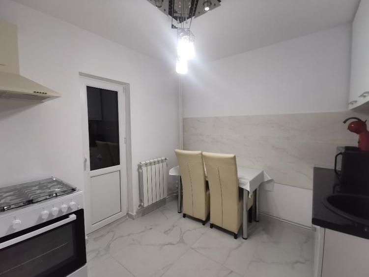 Apartament cu 2 camere decomandat, mobilat în E3