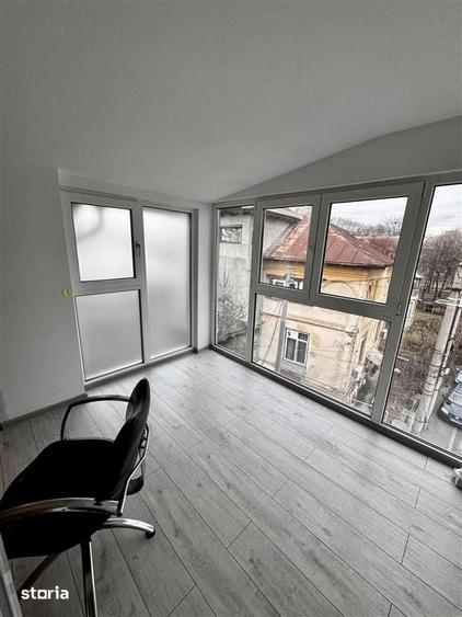 Casă cu 6 camere cu Teren 270 Mp în Sud