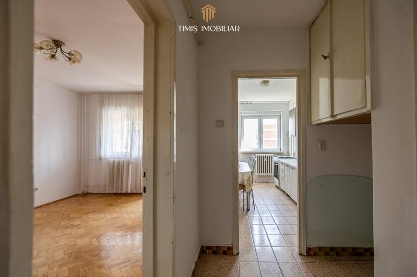 Apartament cu 2 camere semidecomandat, mobilat în Complex Studențesc