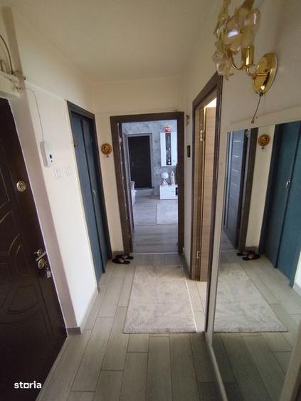 Apartament cu 3 camere în Calea București