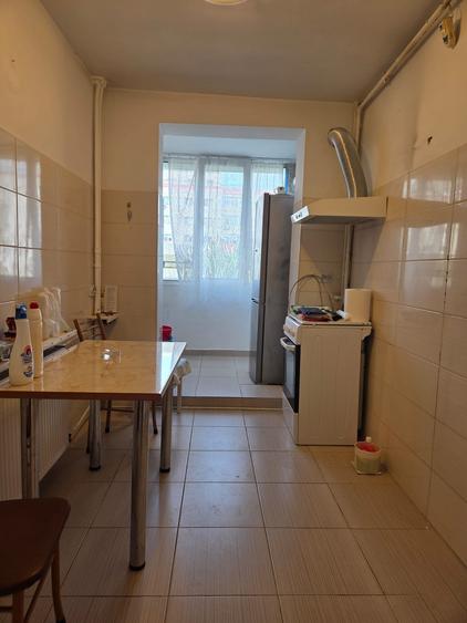 Apartament cu 2 camere semidecomandat, mobilat în Berceni — fotografia 1