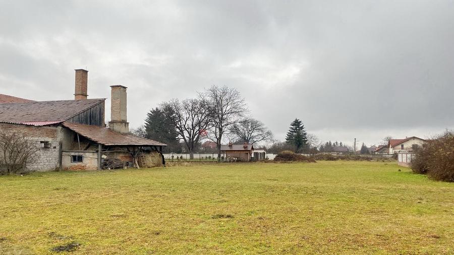 Teren Construcții intravilan de 835 mp, în Cristian