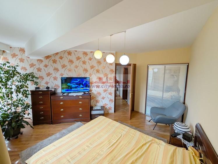 Apartament cu 3 camere decomandat în Străulești