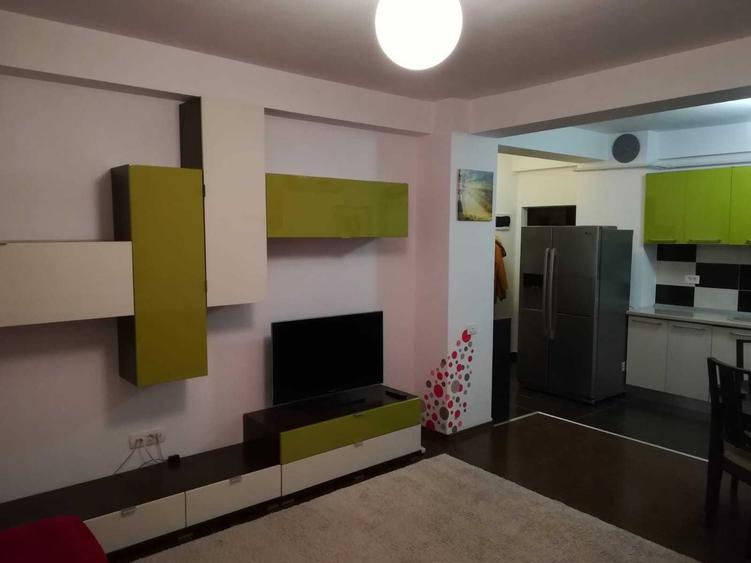 Apartament cu 2 camere decomandat în Roșu
