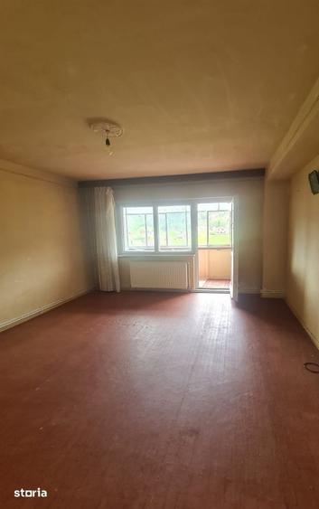 Apartament cu 2 camere semidecomandat în Dârste