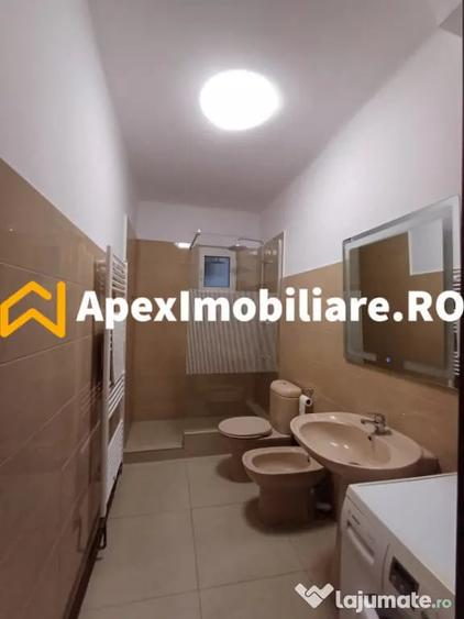 Apartament cu 3 camere semidecomandat în Moșilor