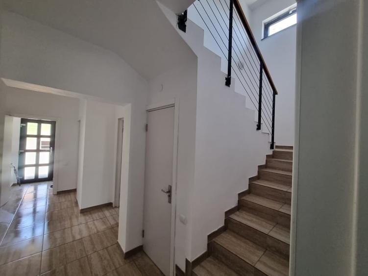 Casă cu 3 camere cu Canalizare în Cetate