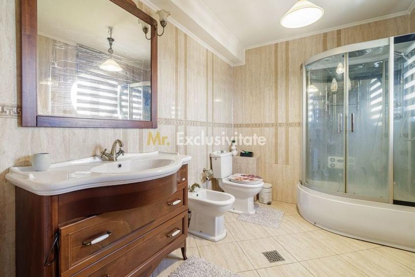 Casă cu 5 camere cu Teren 300 Mp în Central
