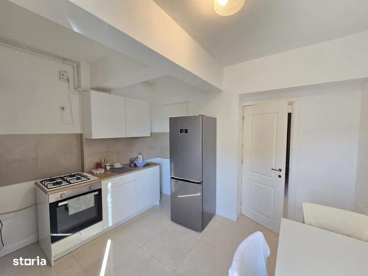 Apartament cu 3 camere în Sisești