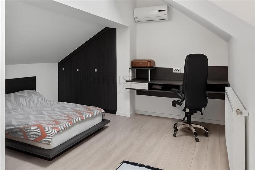 Casă individuală cu 6 camere cu Canalizare în Exterior Vest